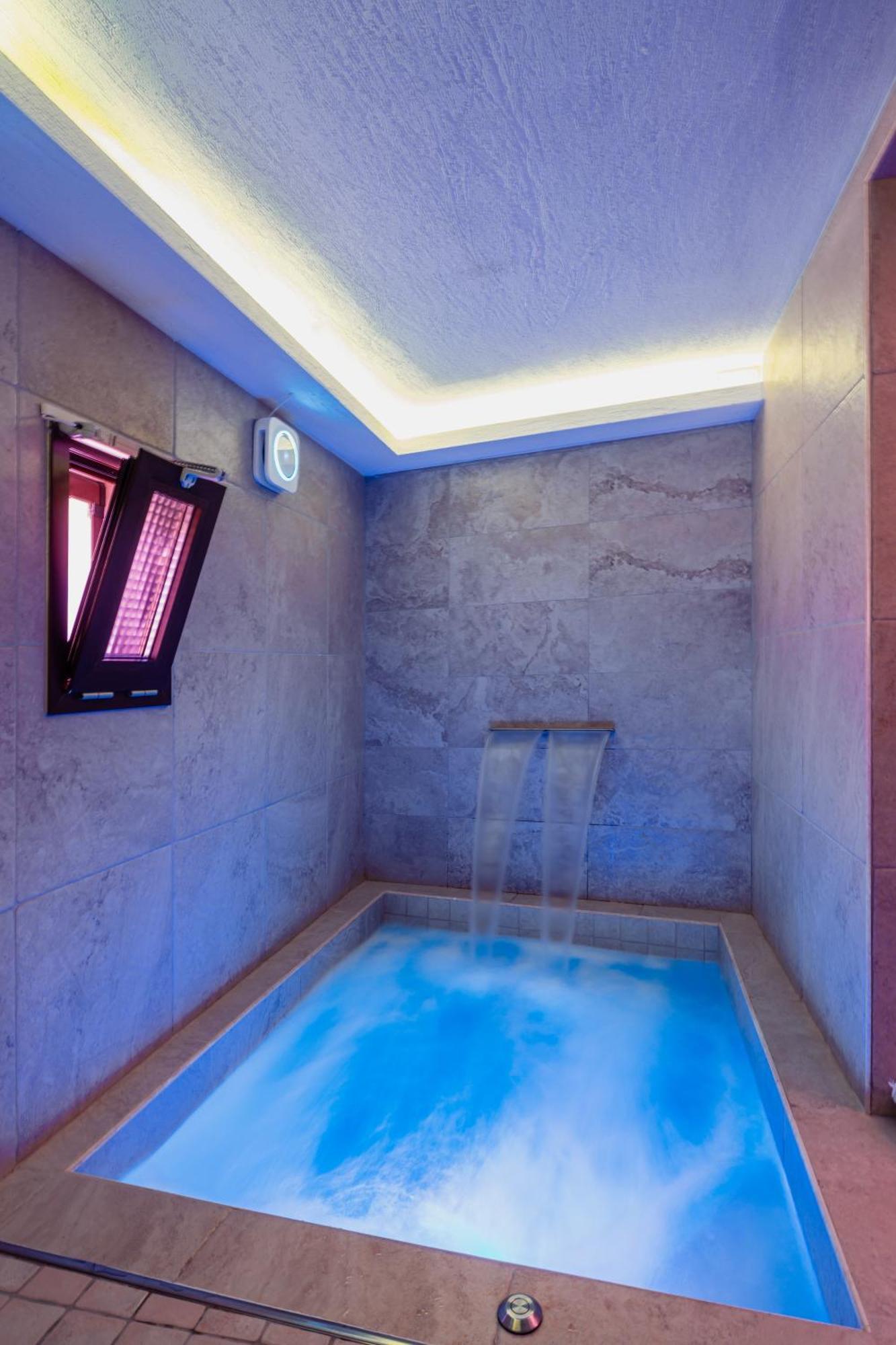 Luxuite Spa Con Piscina E Jacuzzi Alberobello Exterior photo