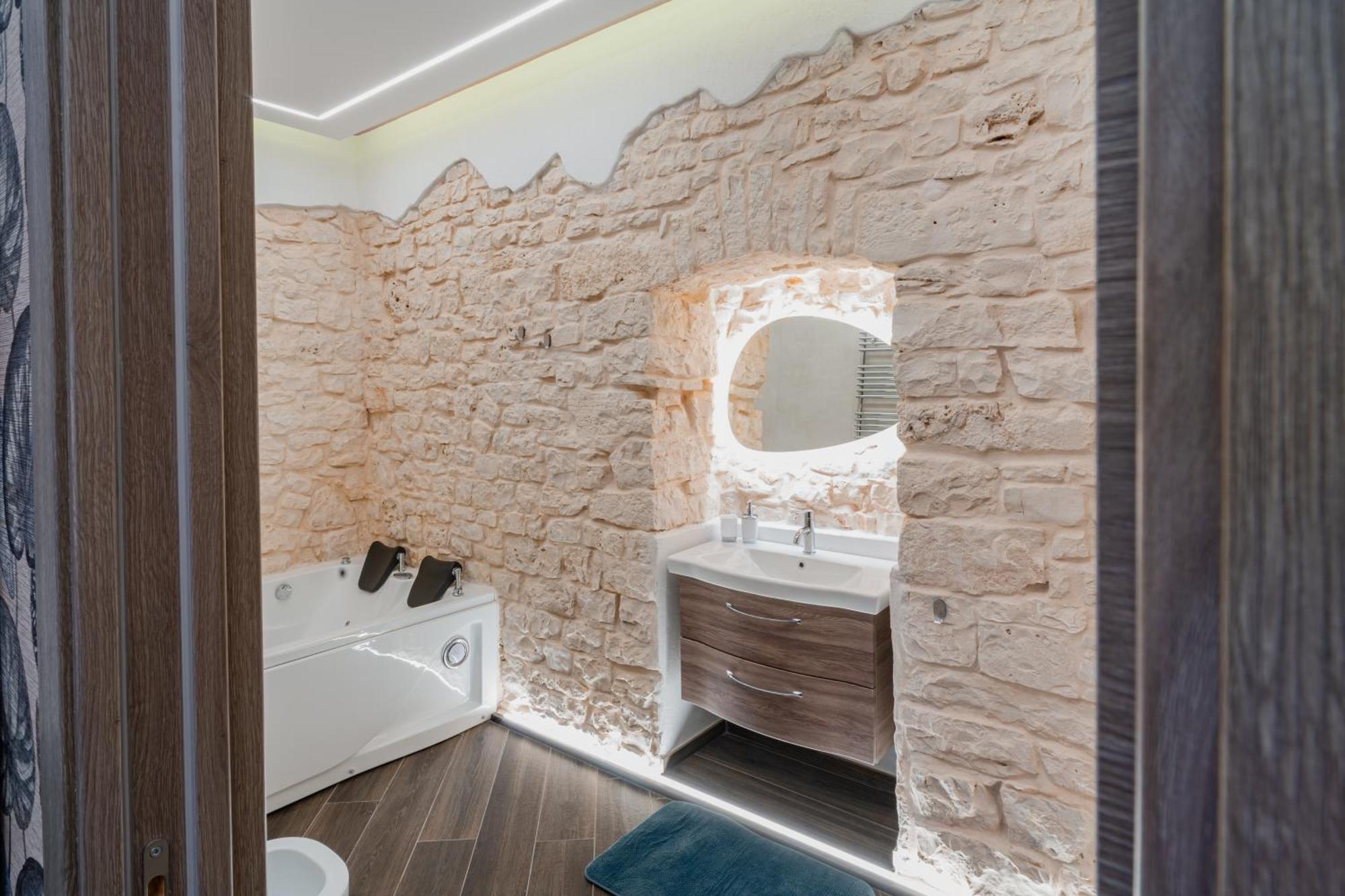 Luxuite Spa Con Piscina E Jacuzzi Alberobello Exterior photo